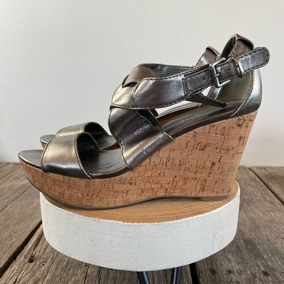 Nine West Wedge Heel Sandals Size 7.5 EUC - Picture 1 of 7